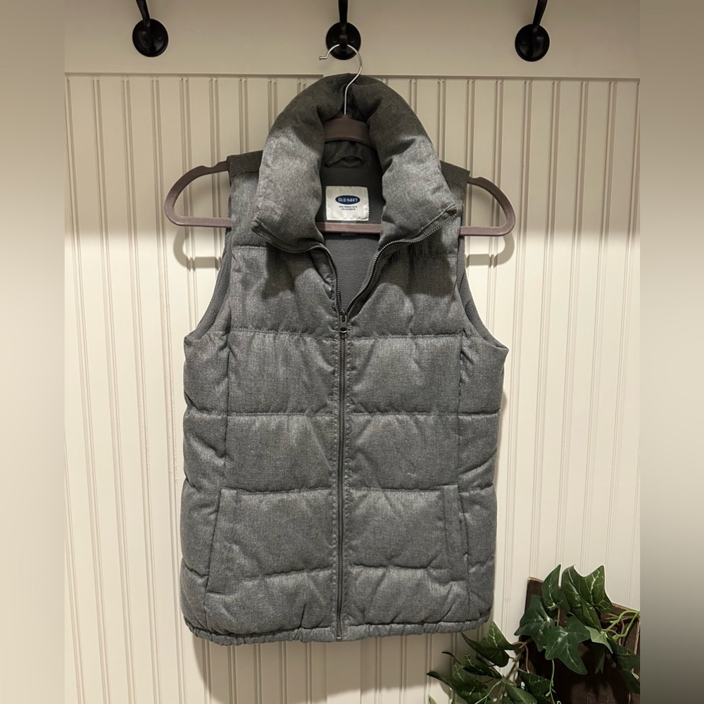 Old Navy Puffer Winter Vest - *Barely Used, Great Condition!*